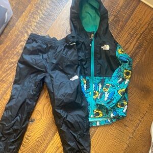 The North Face Kids' Black and Teal Jacket and Pants Set